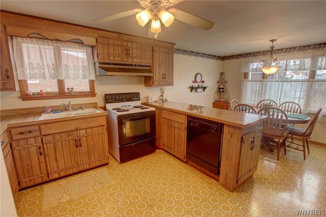 60 Goodrich Road, Lackawanna, NY 14218