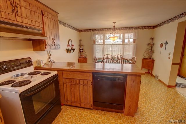 60 Goodrich Road, Lackawanna, NY 14218