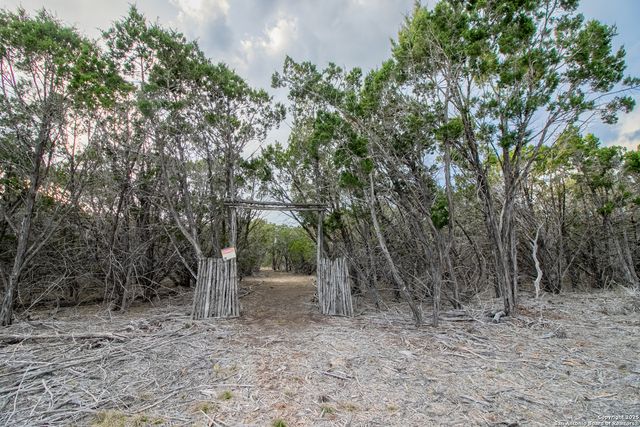 49 Cool Creek, Camp Verde, TX 78010