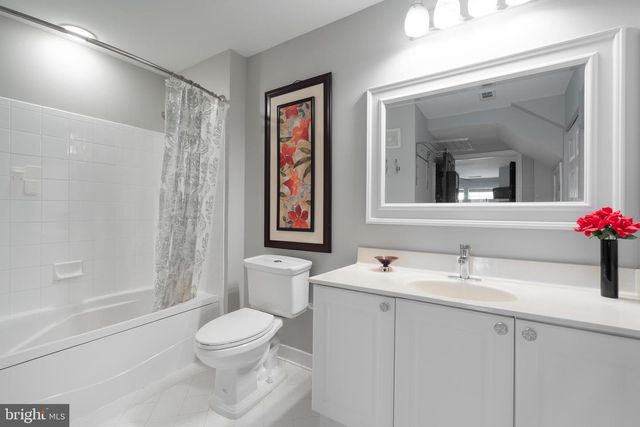 4950 BRENMAN PARK DR #411, Alexandria, VA 22304