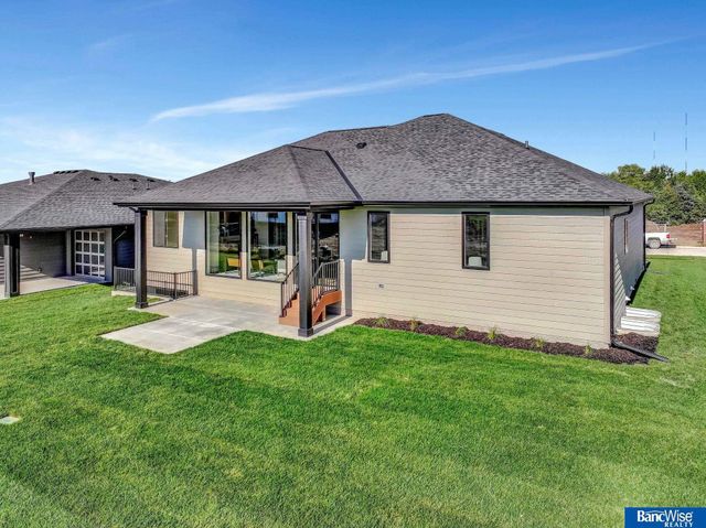 9324 S 86th Street, Lincoln, NE 68526
