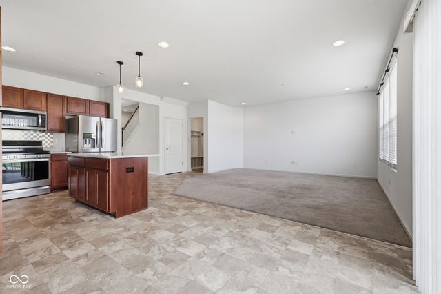 6660 Harvest Moon Lane, Whitestown, IN 46075