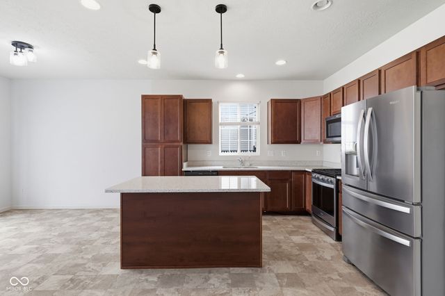 6660 Harvest Moon Lane, Whitestown, IN 46075