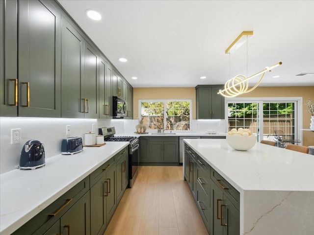4999 Massachusetts Drive, San Jose, CA 95136