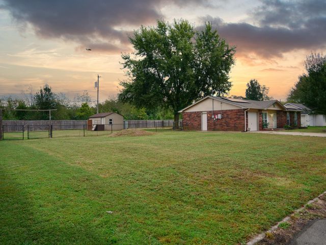 2027 P St SW, Miami, OK 74354