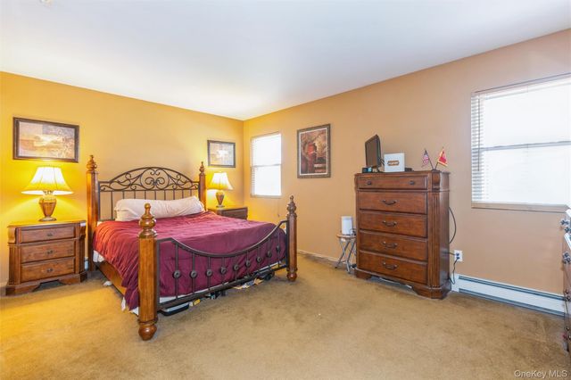 145 Bishop Lane, Holbrook, NY 11741