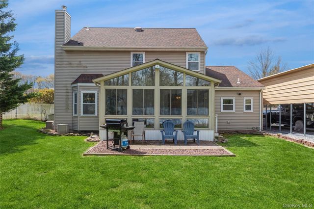 145 Bishop Lane, Holbrook, NY 11741