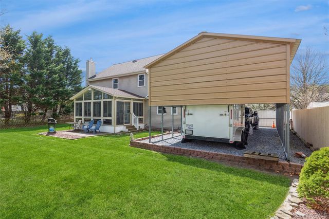 145 Bishop Lane, Holbrook, NY 11741