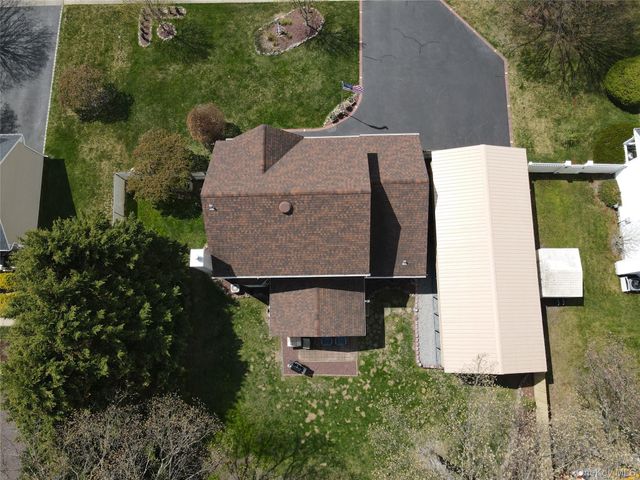 145 Bishop Lane, Holbrook, NY 11741