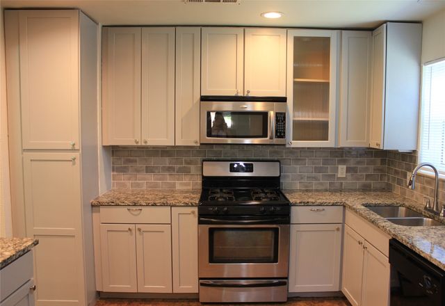 3010 Hillglenn Road, Dallas, TX 75228