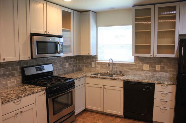 3010 Hillglenn Road, Dallas, TX 75228