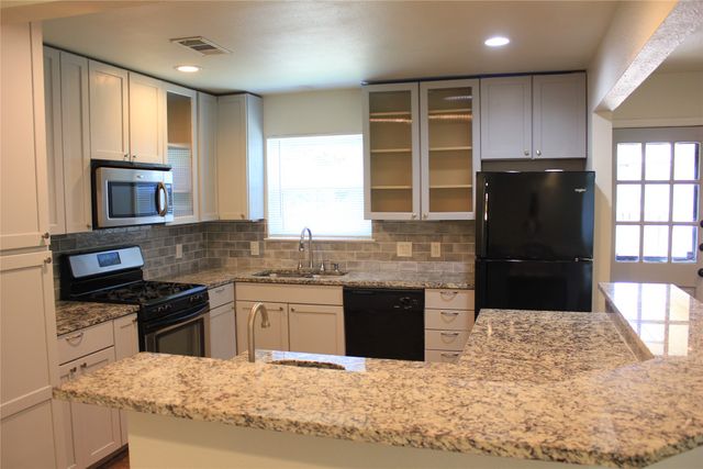 3010 Hillglenn Road, Dallas, TX 75228
