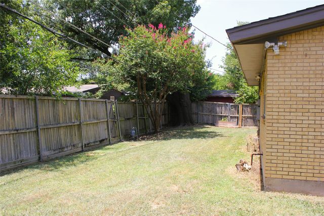 3010 Hillglenn Road, Dallas, TX 75228