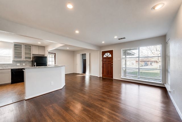 3010 Hillglenn Road, Dallas, TX 75228