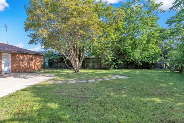 3510 Reeves Street, North Richland Hills, TX 76117