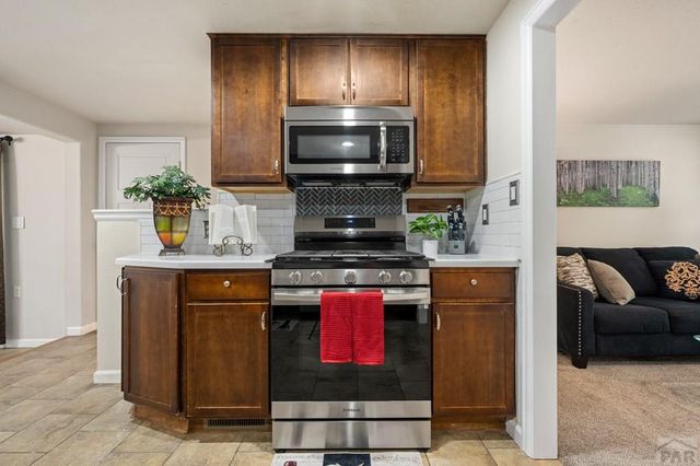 1826 Jerry Murphy Rd, Pueblo, CO 81001