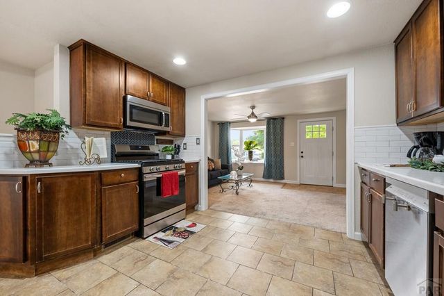 1826 Jerry Murphy Rd, Pueblo, CO 81001