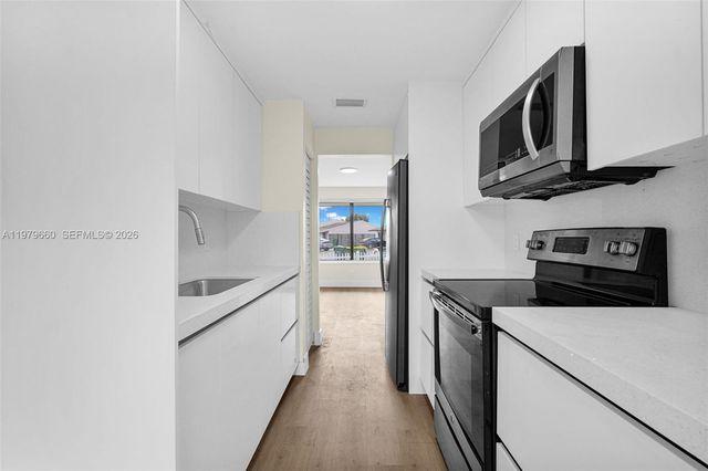 1590 Kia Dr, Homestead, FL 33033