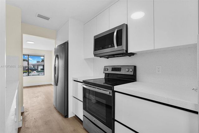 1590 Kia Dr, Homestead, FL 33033