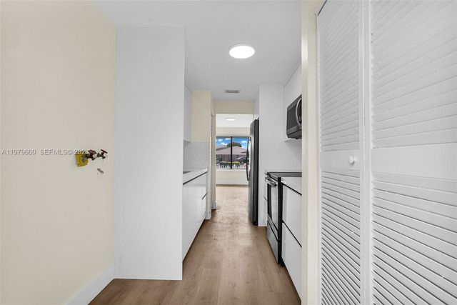 1590 Kia Dr, Homestead, FL 33033