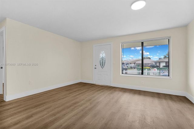 1590 Kia Dr, Homestead, FL 33033