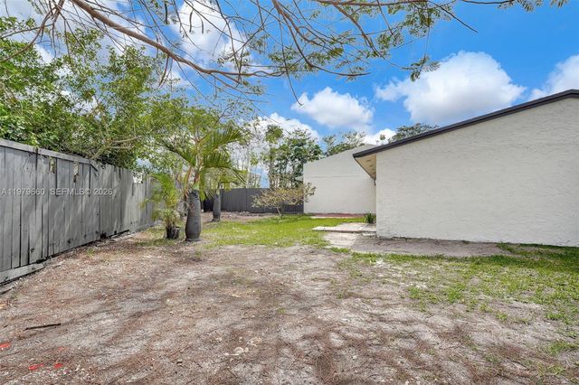 1590 Kia Dr, Homestead, FL 33033