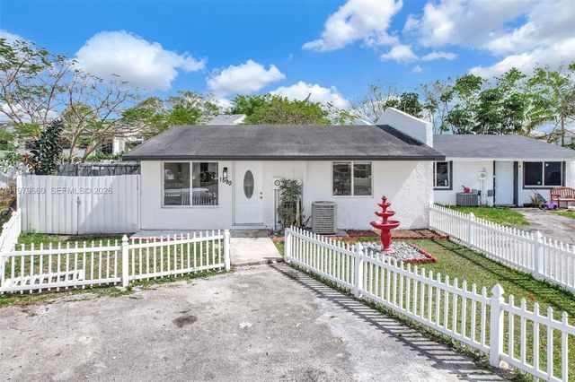 1590 Kia Dr, Homestead, FL 33033