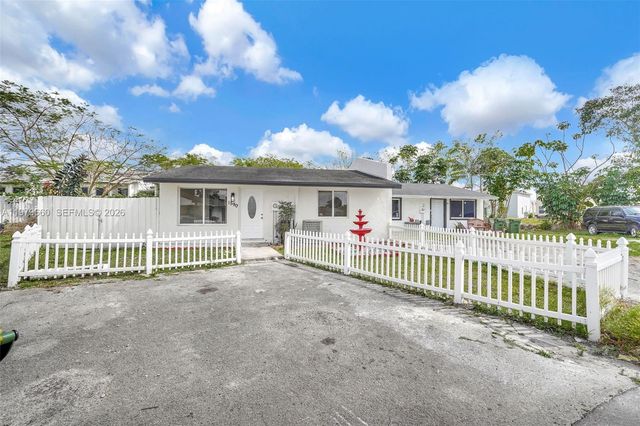 1590 Kia Dr, Homestead, FL 33033