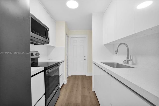 1590 Kia Dr, Homestead, FL 33033