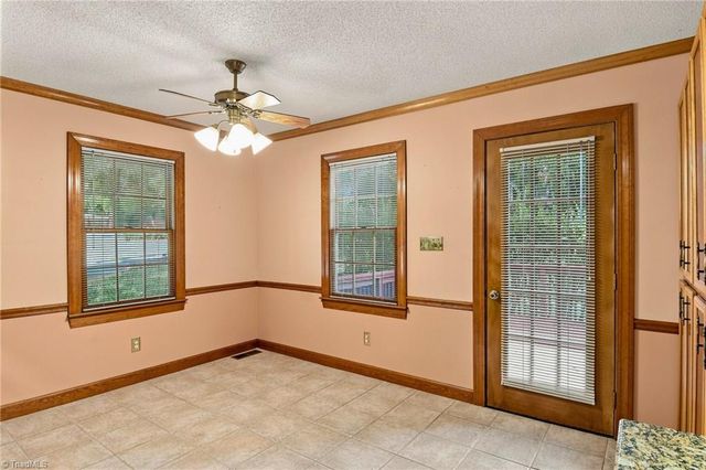 1014 Greenhurst Road, Winston-salem, NC 27104