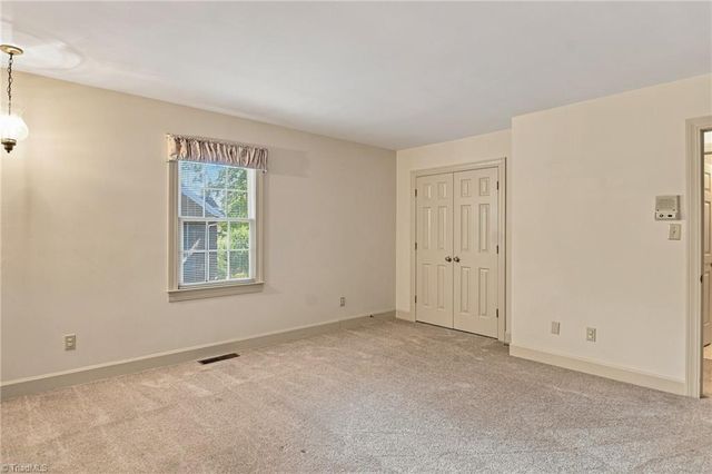 1014 Greenhurst Road, Winston-salem, NC 27104