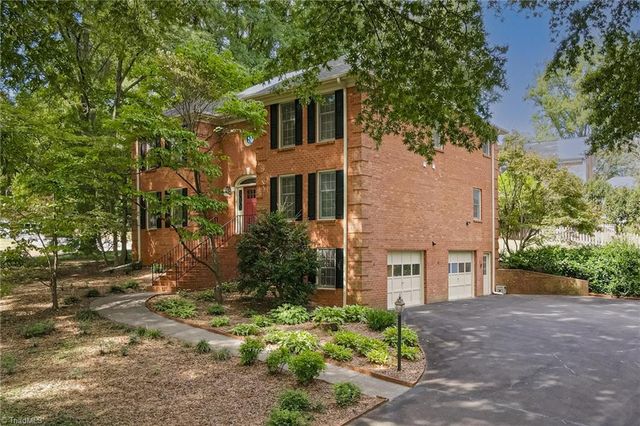 1014 Greenhurst Road, Winston-salem, NC 27104