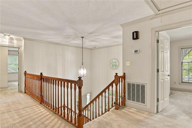 1014 Greenhurst Road, Winston-salem, NC 27104