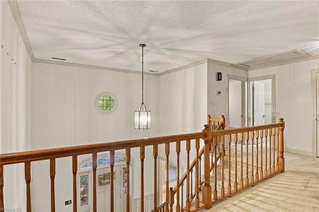 1014 Greenhurst Road, Winston-salem, NC 27104