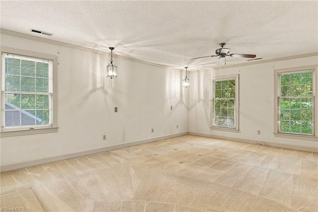 1014 Greenhurst Road, Winston-salem, NC 27104