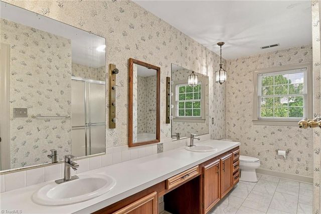 1014 Greenhurst Road, Winston-salem, NC 27104