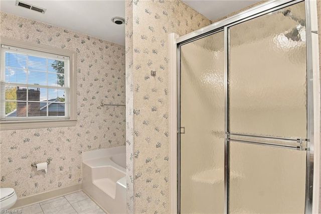 1014 Greenhurst Road, Winston-salem, NC 27104