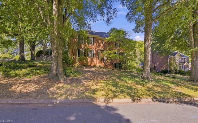 1014 Greenhurst Road, Winston-salem, NC 27104
