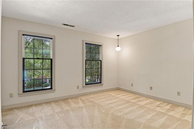 1014 Greenhurst Road, Winston-salem, NC 27104