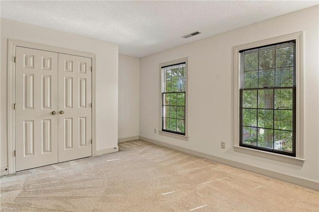 1014 Greenhurst Road, Winston-salem, NC 27104