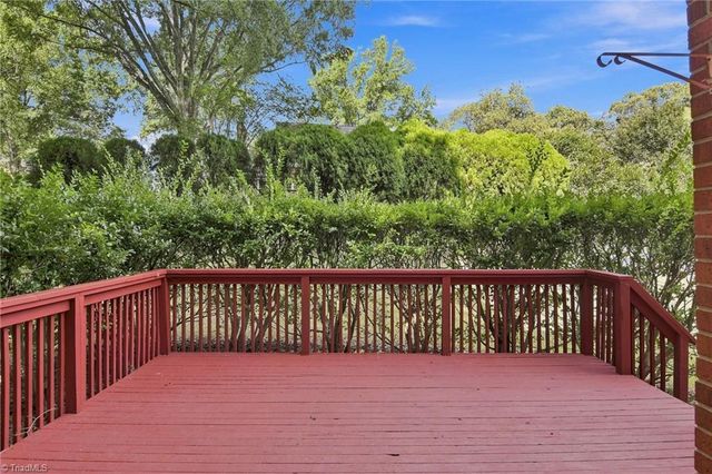 1014 Greenhurst Road, Winston-salem, NC 27104