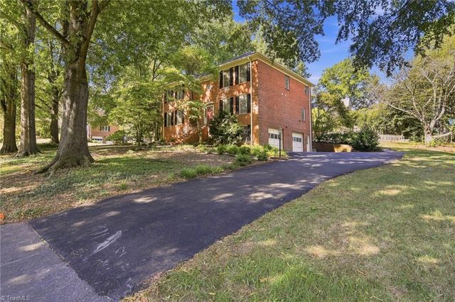 1014 Greenhurst Road, Winston-salem, NC 27104