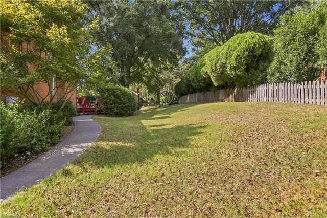 1014 Greenhurst Road, Winston-salem, NC 27104