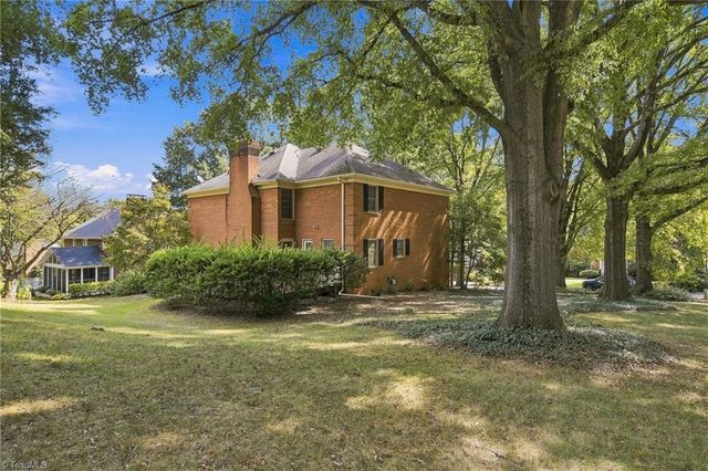 1014 Greenhurst Road, Winston-salem, NC 27104