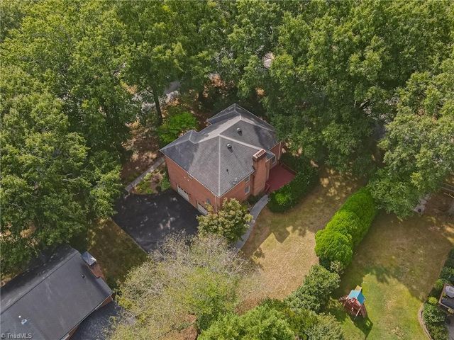 1014 Greenhurst Road, Winston-salem, NC 27104