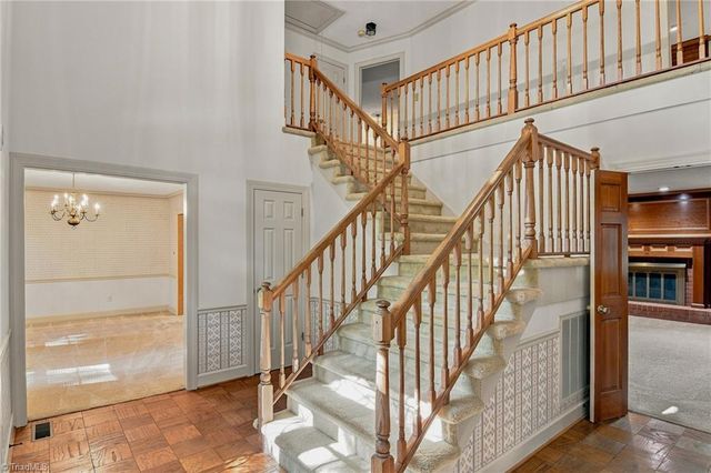 1014 Greenhurst Road, Winston-salem, NC 27104