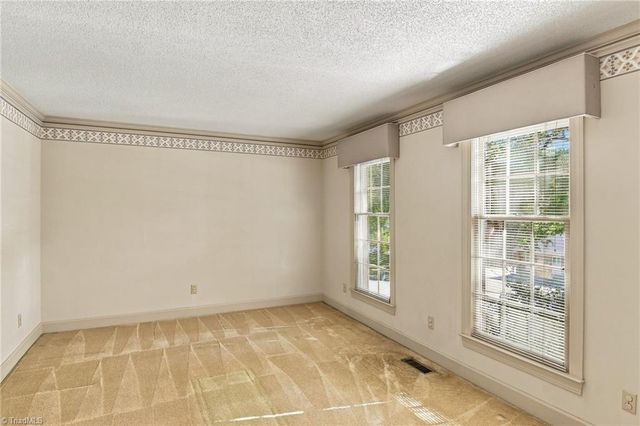 1014 Greenhurst Road, Winston-salem, NC 27104