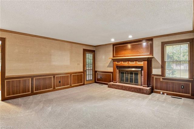 1014 Greenhurst Road, Winston-salem, NC 27104