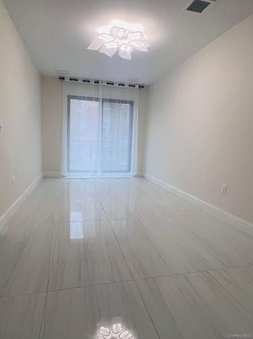 134-28 Blossom Avenue 3B, Flushing, NY 11355
