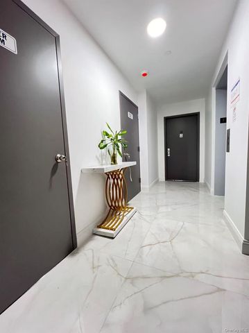 134-28 Blossom Avenue 3B, Flushing, NY 11355